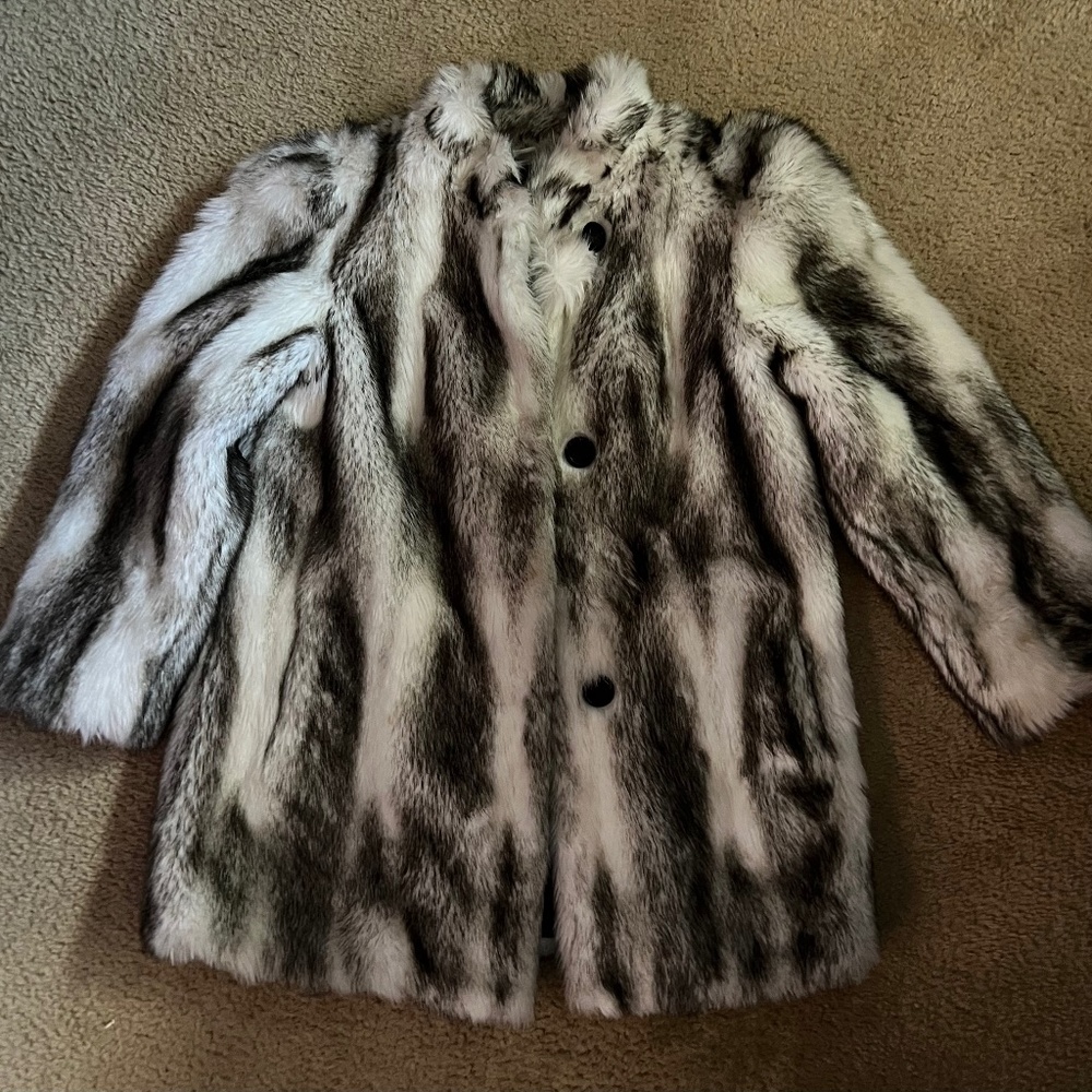 Beautation by Lou nierenberg  Faux Fur coat
